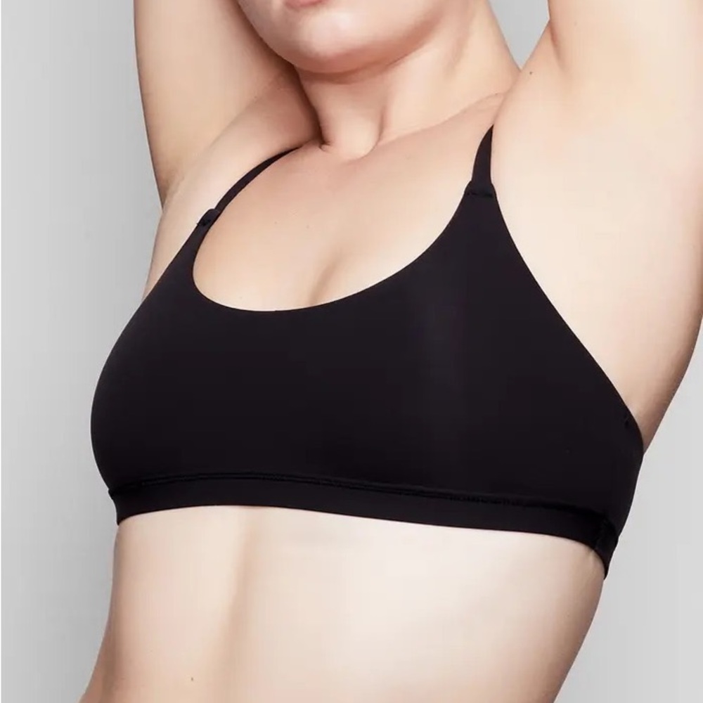 SKIMS FITS EVERYDAY BRALETTE ❤️IN STORES❤️